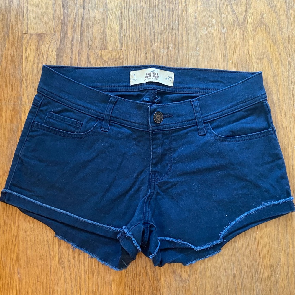 Women’s Hollister khaki shorts
